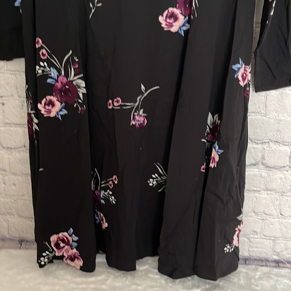 NWOT! Torrid Floral Dress - Picture 3 of 10